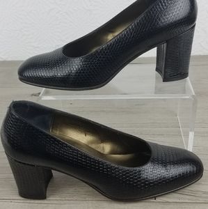 Vittadini classic pumps